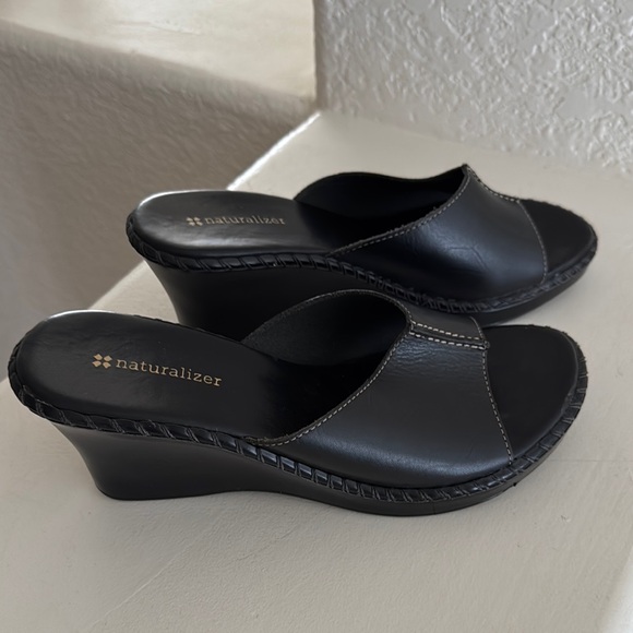 Naturalizer Black Wedge Sandals - Picture 1 of 7